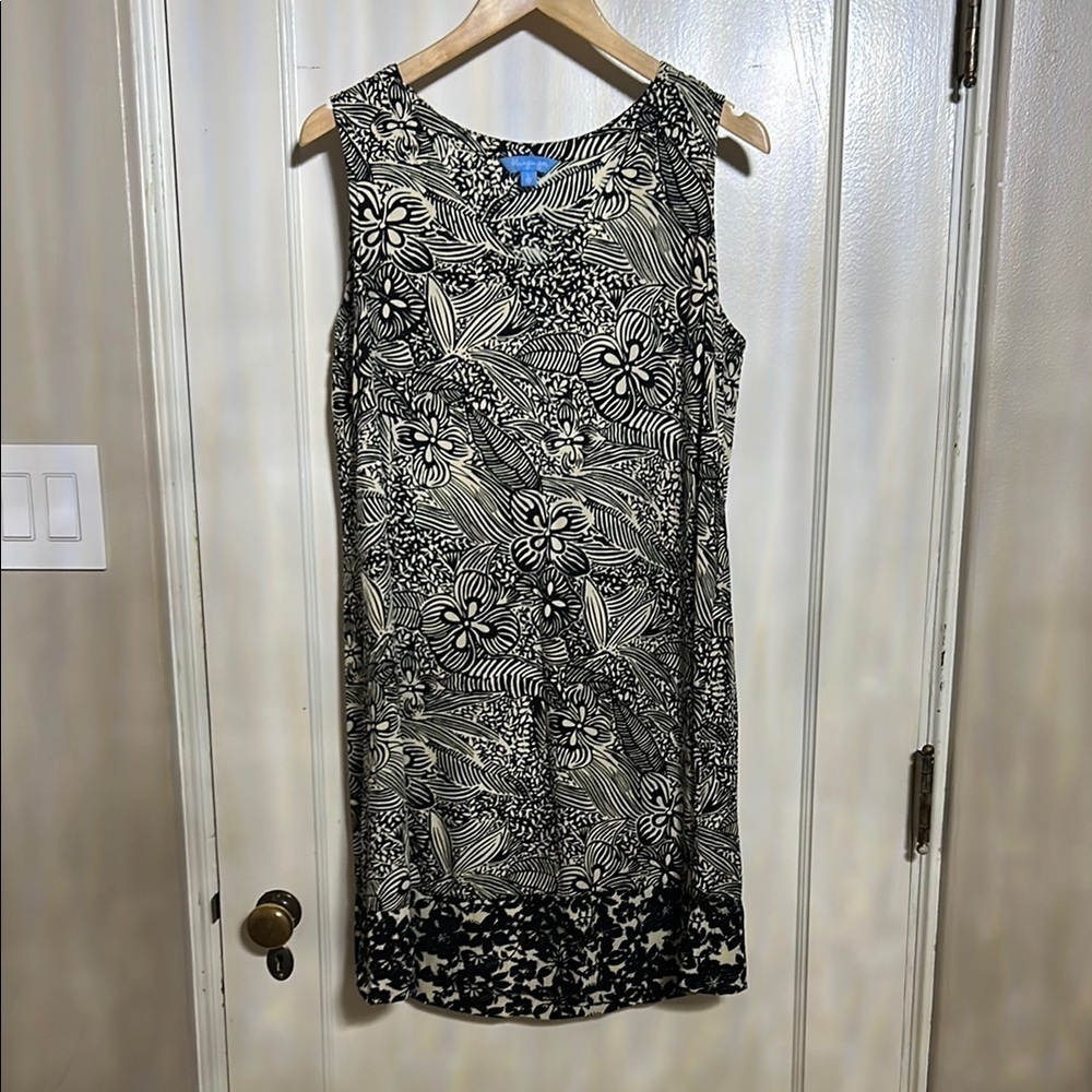 Black and White Scoop Neck Sleeveless Midi Dress